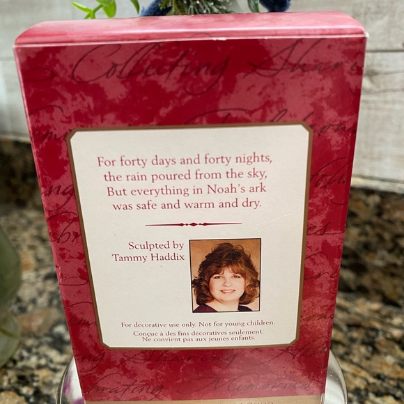 🆕🎄 HALLMARK “SAFE IN NOAH’S ARK“ KEEPSAKE ORNAMENT. RARE & RETIRED! NEW IN BOX! - Picture 2 of 4